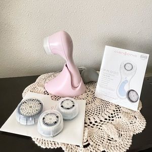 Clarisonic Pro skin cleansing for face and body